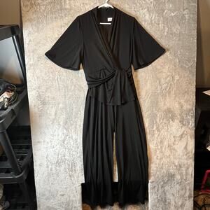 The Fold Sutri Wide Leg Jumpsuit in‎ Black Size 8